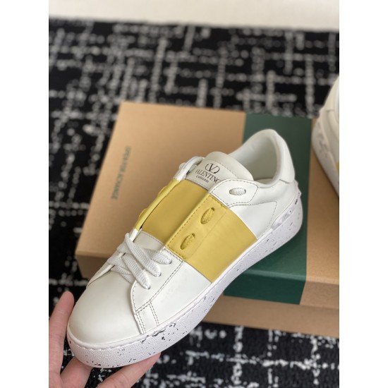 Valentino Shoes Top Quality
Women size 35-41
Men size 39-45