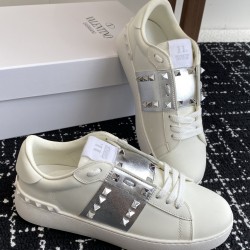 Valentino Shoes Top Quality
Women size 35-41
Men size 39-45