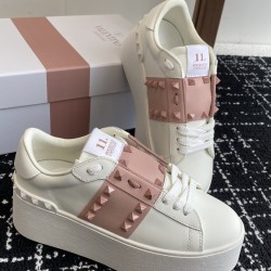 Valentino Shoes Top Quality
Women size 35-41
Men size 39-45