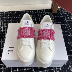 Valentino Shoes Top Quality
Women size 35-41
Men size 39-45