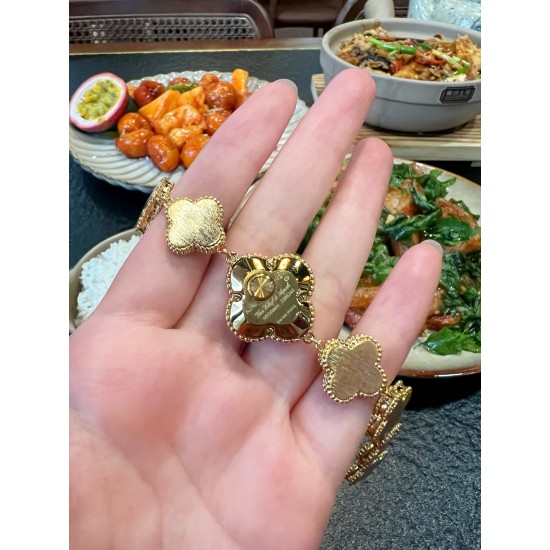 Van Cleef Watch: Top Quality