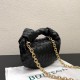 340, BV⛓️ new chain jodie for fall/winter.
Bottega Venetal's Mini Jodie! is definitely one of the hottest it-bags in recent years.
Coinciding with the popular crescent-shaped crescent moon bag makes this full and rounded handbag more popular at the same t