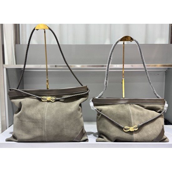 BV Brushed Patchwork Leather Reversible Large
Model No.: Large: 99088
         Small: 99091#
Large size: 47*37cm
Small size: 40x35cm
Material：Frosted Patchwork Leather