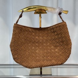 Autumn and winter frosted the latest single sardine gold bronze metal handle by artisans handmade, each handle has a subtle difference, so that each piece of work is unique. Model No.: 5969# Size: 32CM