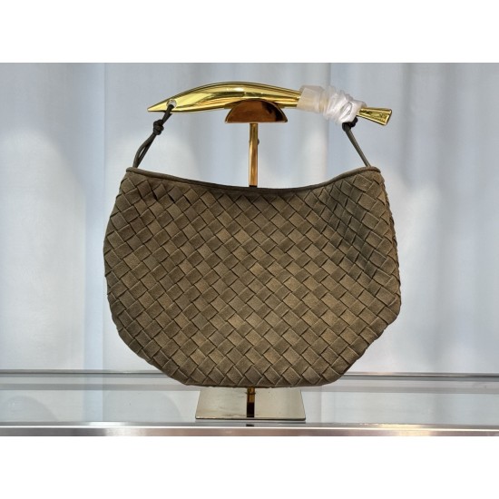 Autumn and winter frosted the latest single sardine gold bronze metal handle by artisans handmade, each handle has a subtle difference, so that each piece of work is unique. Model No.: 5969# Size: 32CM