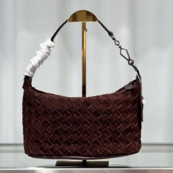 Fall and winter frosted explosive dog walking bag &amp; lunch box bag
#The dog walking bag comes with a sense of unintentional looseness, lazy lunch box bag type, calfskin leather weaving feel thieves soft ~ on the body full of spontaneity, does not s