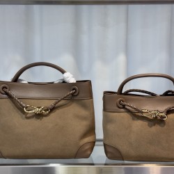 BV New Andiamo Tote Bag Intrecciato woven leather with sliding crossbody strap Interior compartments including 1 zipper pocket and 2 open pockets . The most practical bag of the season Extra large interior capacity! The overall design is not too much just