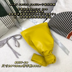 Mini Twist Jodie- Individual and Classic
Blow up this Daniel Lee to create a chic bag is really getting more and more favored by street people! Sheep 