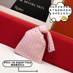 Mini Twist Jodie- Individual and Classic
Blow up this Daniel Lee to create a chic bag is really more and more favored by street people! Sheep 