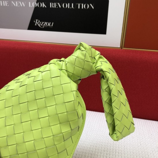 The mini twist Jodie- personalized and classic!
Blow up this Daniel Lee to create a chic bag is really more and more favored by street people! Sheep 