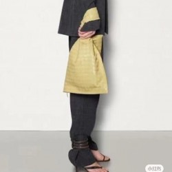 Mini Twist Jodie- Individual and Classic
Blow up this Daniel Lee to create a chic bag is really more and more favored by street people! Sheep 