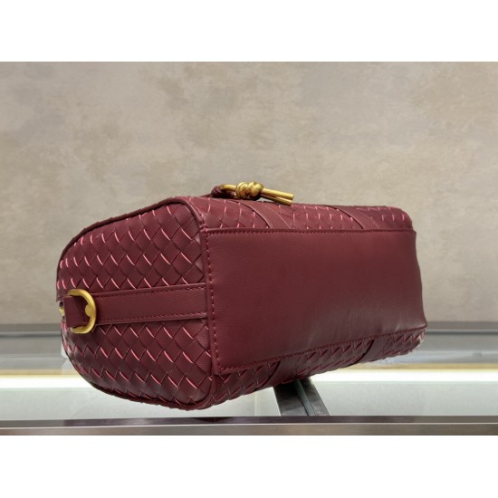 B new dual-purpose pillow bag versatile fashion models
  Model No.: 9902#
  Size: 25x12.5x16cm