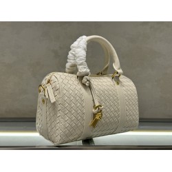 B new dual-purpose pillow bag versatile fashion models
  Model No.: 9902#
  Size: 25x12.5x16cm