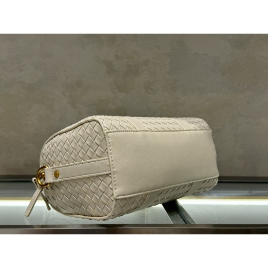 B new dual-purpose pillow bag versatile fashion models
  Model No.: 9902#
  Size: 25x12.5x16cm