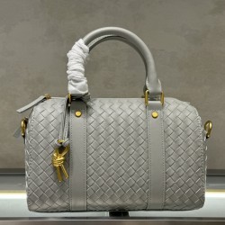 B new dual-purpose pillow bag versatile fashion models
  Model No.: 9902#
  Size: 25x12.5x16cm