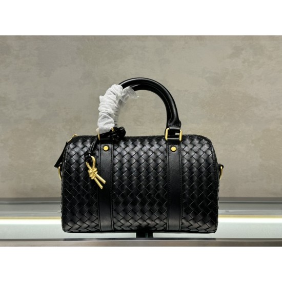 B new dual-purpose pillow bag versatile fashion models
  Model No.: 9902#
  Size: 25x12.5x16cm