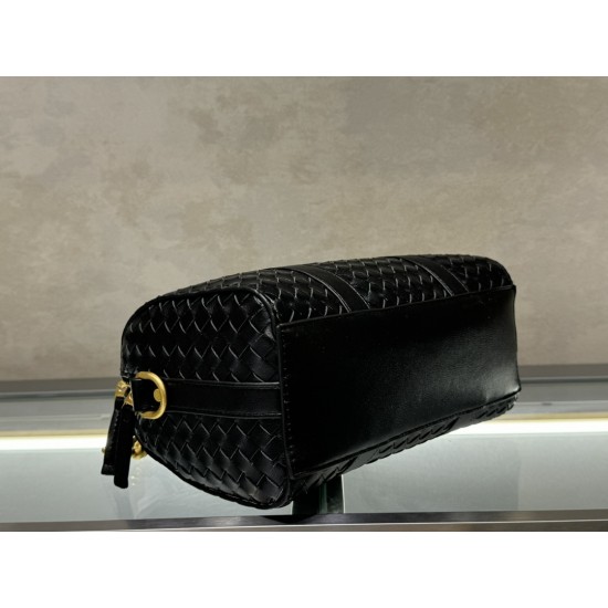 B new dual-purpose pillow bag versatile fashion models
  Model No.: 9902#
  Size: 25x12.5x16cm