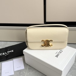 360 Triumph underarm bag milkshake white classic style versatile king hardware using the pair of zp real thick gold plating technology head layer calfskin shaping while maintaining the feel with the picture package size 2051154cm