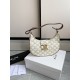 360 AVA moon bag white flower head layer cowhide lining anti-brushed cowhide hardware using the pair of zp real thick gold plating technology crescent moon bag type with triumphal arch large gold buckle embellishment simple versatile senior sense of pull 