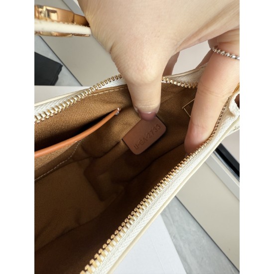 360 AVA moon bag white flower head layer cowhide lining anti-brushed cowhide hardware using the pair of zp real thick gold plating technology crescent moon bag type with triumphal arch large gold buckle embellishment simple versatile senior sense of pull 