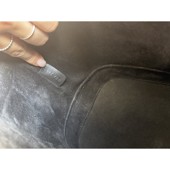 360 cuir bucket bag black Arc de Triomphe embossed full leather crossbody bucket understated simplicity casual small style belongs to the more you look the more you like the model of the classic cowhide leather texture superb with the picture package size