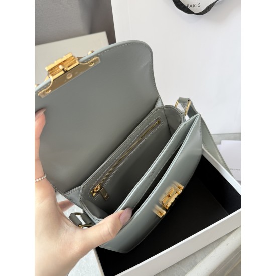 380 Real Gold Arc de Triomphe Saddle Bag Ice Blue Hardware using real thick gold plating technology head layer cowhide Details on zp development super cost-effective version with box packaging Size 185166cm