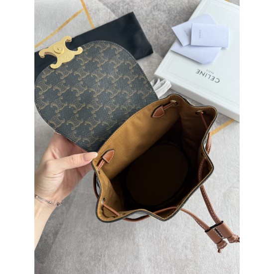 420 Arc de Triomphe backpack old flower pvc with head layer cowhide texture superb stars interpretation of the new BONNIE small shoulder backpack charm super small and lovely body exquisite and practical logo for the Arc de Triomphe logo to add a sense of