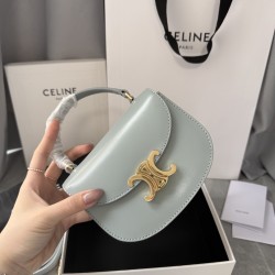 380 Arc de Triomphe Tote Saddle Bag Ice Blue Mini Tote Bag Hardware is made of pairs of zp real thick gold plating technology customized pairs of version cowhide leather playful and cute mini small bag with box packaging size 1551155cm