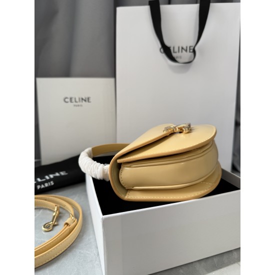 380 Arc de Triomphe handbag saddle bag yellow mini handbag hardware using pairs of zp real thick gold plating technology customized pairs of version cowhide leather playful and cute mini small bag with box packaging size 1551155cm