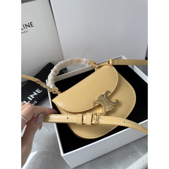 380 Arc de Triomphe handbag saddle bag yellow mini handbag hardware using pairs of zp real thick gold plating technology customized pairs of version cowhide leather playful and cute mini small bag with box packaging size 1551155cm