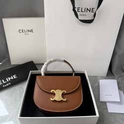 380 Arc de Triomphe Tote Saddle Bag Brown Mini Tote Hardware using pairs of zp real thick gold plating technology customized pairs of version cowhide leather playful and cute mini small bag with box packaging size 1551155cm