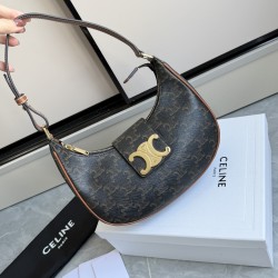 360 AVA moon bag old flower head layer cowhide lining anti-brushed cowhide hardware using the pair of zp real thick gold plating technology crescent moon bag type with triumphal arch large gold buckle embellishment simple versatile senior sense of pull fu