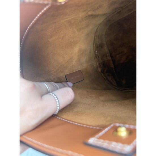 360 cuir bucket bag brown Arc de Triomphe embossed full leather crossbody bucket understated simplicity casual small style belongs to the more you look the more you like the model of the classic cowhide leather texture superb with the picture package size