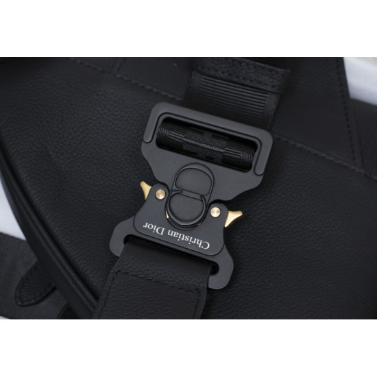 The first layer of lychee grain 250 high-quality black buckle black line with the original box Dior homme 2020 PreFall early spring series saddle saddle bag strong launch Dior's new designer Kim Jones for the first time to handle the design of the first q