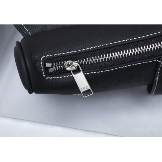 The first layer of lychee grain 250 high-quality white buckle white line with the original box Dior homme 2020 PreFall early spring series saddle saddle bag strong launch Dior's new designer Kim Jones for the first time to handle the design of the first q