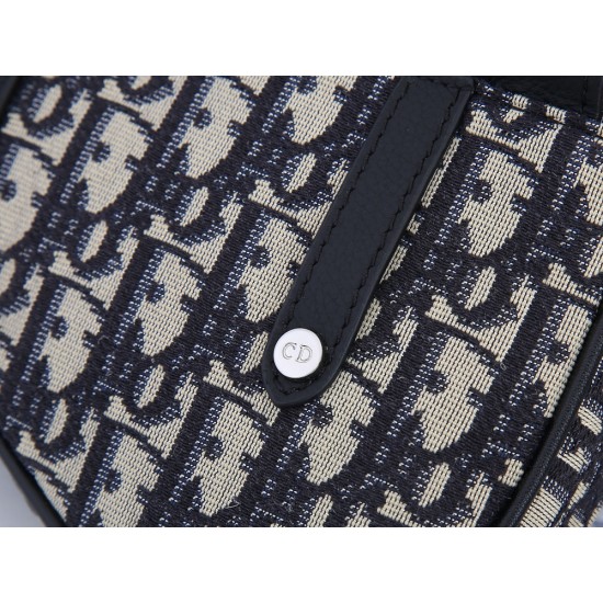 Lot 200 blue cloth with the original box Dior Saddle mini version of the shoulder strap can be removed can be used as a clutch bag with a belt as a fanny pack oh a bag of three shoulder clutch fanny pack 2020 early spring series saddle saddle bag strong l