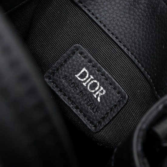 The right version of the gun buckle 210Dior Dior cabinet specializing in the most models of the new handbag to take the official synchronization of the network single original quality This washbag combines practical function and simple design with the use