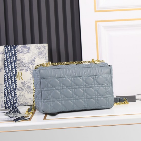 240Large 28CM with pentagramDior Lane stripe five compartmentsNew rattan plaid lambskin lining with lambskin lining with shoulder stripesSilver buckleMetal hardwareAdjustable thin shoulder strapCan be hand-carried or carried over the shoulder or cross-bod