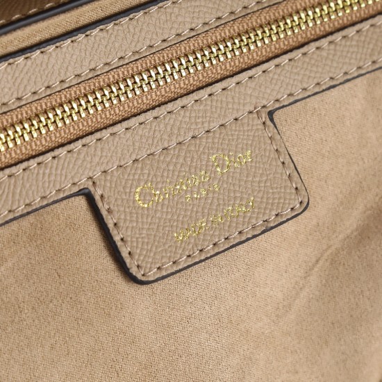 240 large Dior saddle taupe palm print series with counter box large size 255 x 20 x 65 cmBe a classic with classicsFashion is easy to pass away, classics will always existFashion is a cycleModel 6666Saddle bag from the initial birth of all along the way 