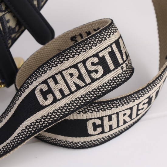 240 original single fabric large version of the hardware with box Dior saddle old flowers series of the highest version of the whole network with the counter original shoulder strap large size 255 x 20 x 65 cmBe a classic with classics fashion is easy to 