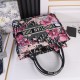 Flower cloth Medium 160 lock edge high quality inside and outside pattern with pictures silk scarf new upgrade Medium Dior Book Tote old flower series most people consume luxury brands first thought is to buy practical classic models but in fact, like DI0
