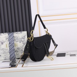 Lot of 240 original fabrics, large version of the hardware with box Dior saddle old flowers series of the highest version of the whole network with the counter original shoulder strap large size 255 x 20 x 65 cmBe a classic with classics fashion is easy t