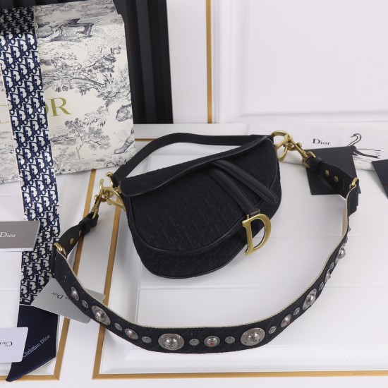 Lot of 240 original fabrics, large version of the hardware with box Dior saddle old flowers series of the highest version of the whole network with the counter original shoulder strap large size 255 x 20 x 65 cmBe a classic with classics fashion is easy t