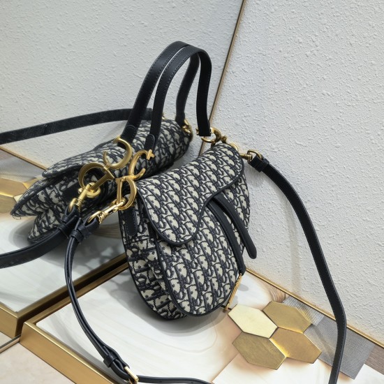 Thin shoulder strap 240 large, opposite version of the hardware with box Dior saddle old flowers series of the highest version of the whole network with the counter original shoulder strap large size 255 x 20 x 65 cmBe a classic with classics fashion is e