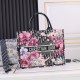 Flower cloth large size 170 lock edge high quality inside and outside pattern with picture silk scarf new upgrade large Dior Book Tote old flower series most people consume luxury brands first thought is to buy practical classic models but in fact, like D