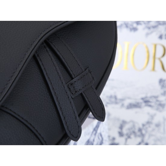 Batch 230 full leather with the original box Dior Saddle mini version of the shoulder strap can be removed can be used as a clutch bag with a belt as a fanny pack oh a bag of three shoulder clutch fanny pack 2020 early spring series saddle saddle bag stro