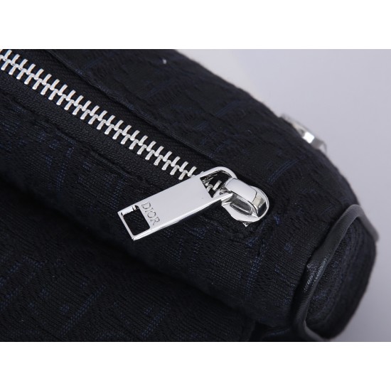 Lot of 200 black cloth with the original box Dior Saddle mini version of the shoulder strap can be removed can be used as a clutch bag with a belt as a fanny pack oh a bag of three shoulder clutch fanny pack 2020 early spring series saddle saddle bag stro