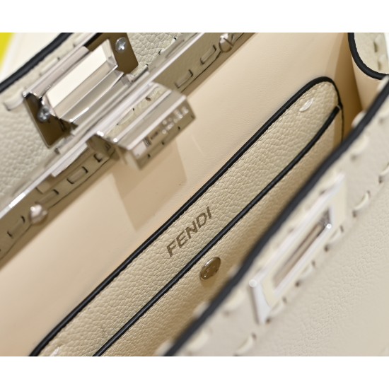 250 model 3361 the latest Peekalboo macaroon hand-stitched kitten bag glittering people love the powerful Peekaboo series has a new baby bag with a full of diamonds back super much this PeekabooPetite small and compact but not at all waste cell phone wall