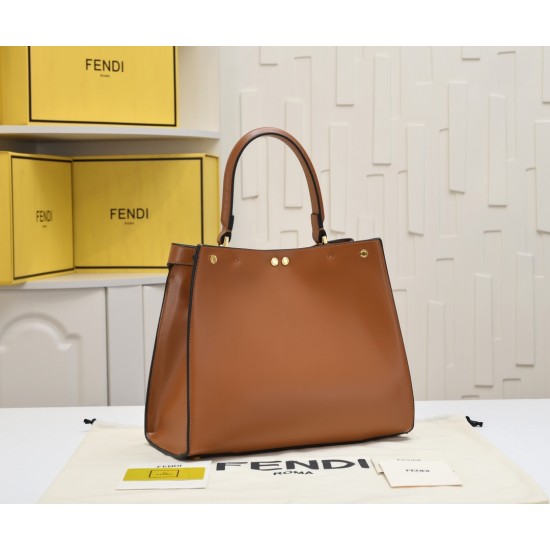 280 back in stock FENDI xlitePeekaboo series of handbags 10 years anniversary of the birth of the new Peekaboo XLite series of handbags to abandon the classic horizontal bar design and the central compartment Peekaboo XLite in a stunning irregular shape t