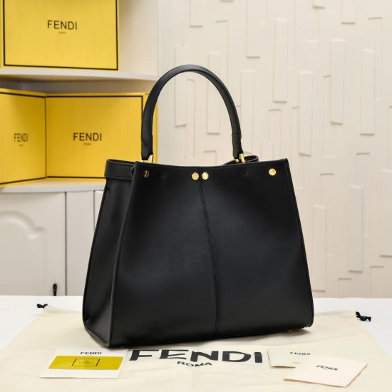 270 back in stock FENDI xlitePeekaboo series handbags 10 years and the birth of the new Peekaboo XLite series of handbags to abandon the classic horizontal bar design and the central compartment Peekaboo XLite in a stunning irregular shape to shine and ey
